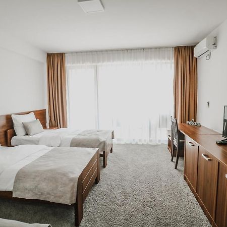 Hotel Novalic คอนยิค ภายนอก รูปภาพ