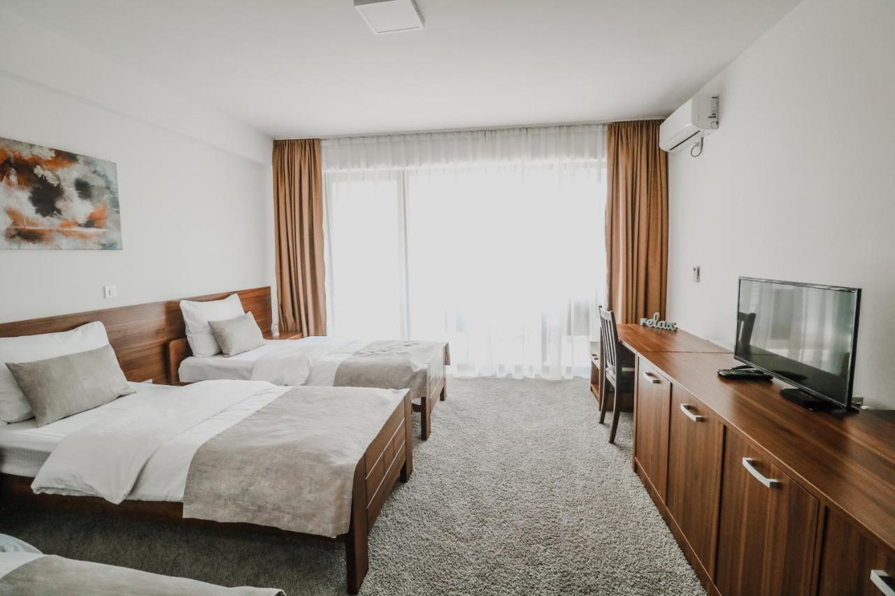 Hotel Novalic คอนยิค ภายนอก รูปภาพ