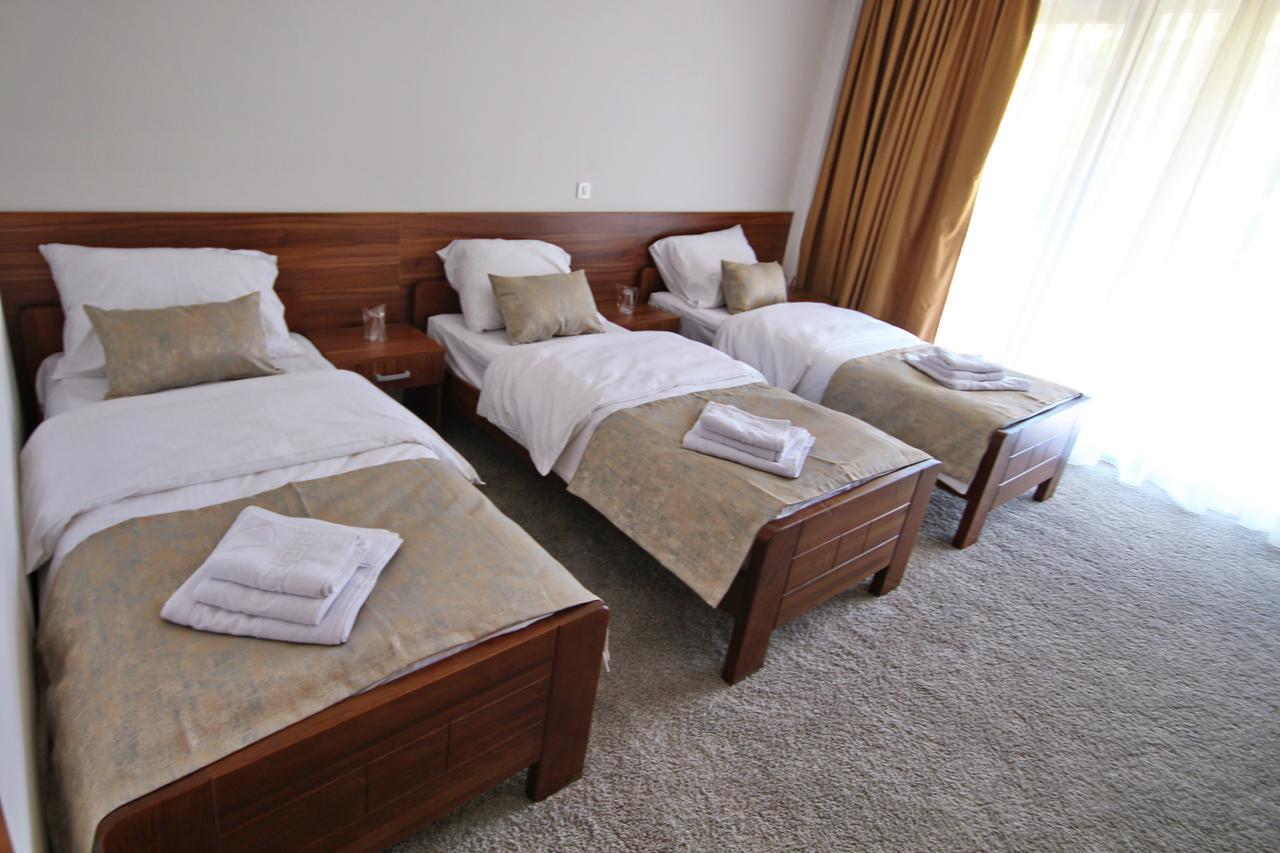 Hotel Novalic คอนยิค ภายนอก รูปภาพ