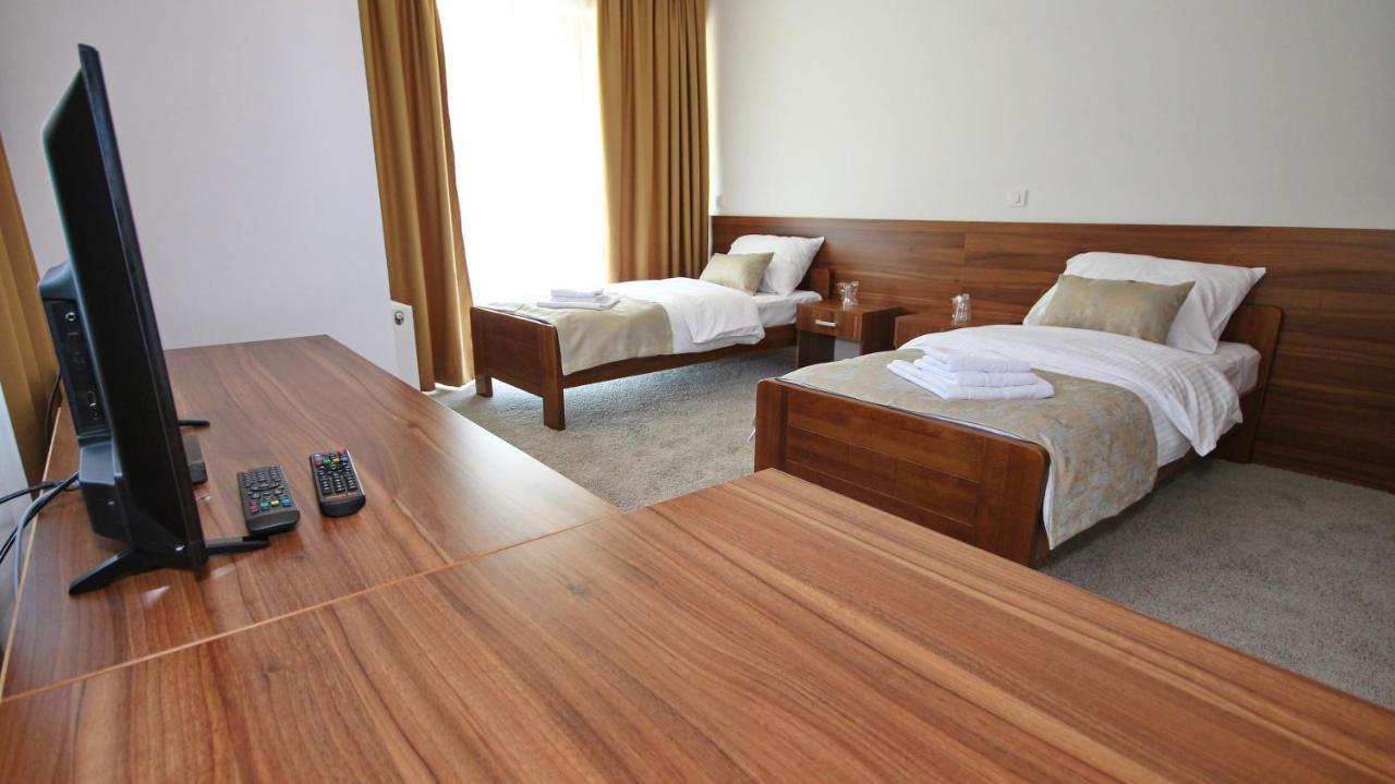 Hotel Novalic คอนยิค ภายนอก รูปภาพ