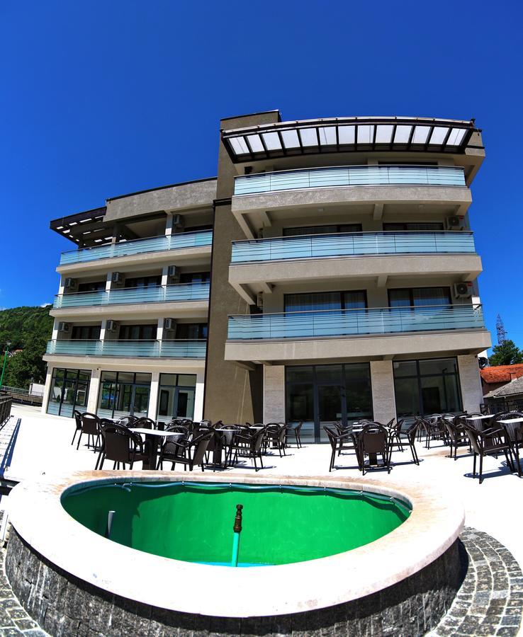 Hotel Novalic คอนยิค ภายนอก รูปภาพ
