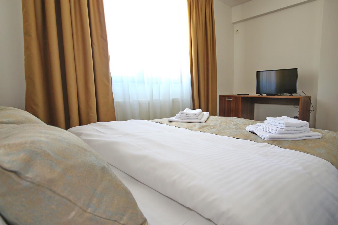 Hotel Novalic คอนยิค ภายนอก รูปภาพ