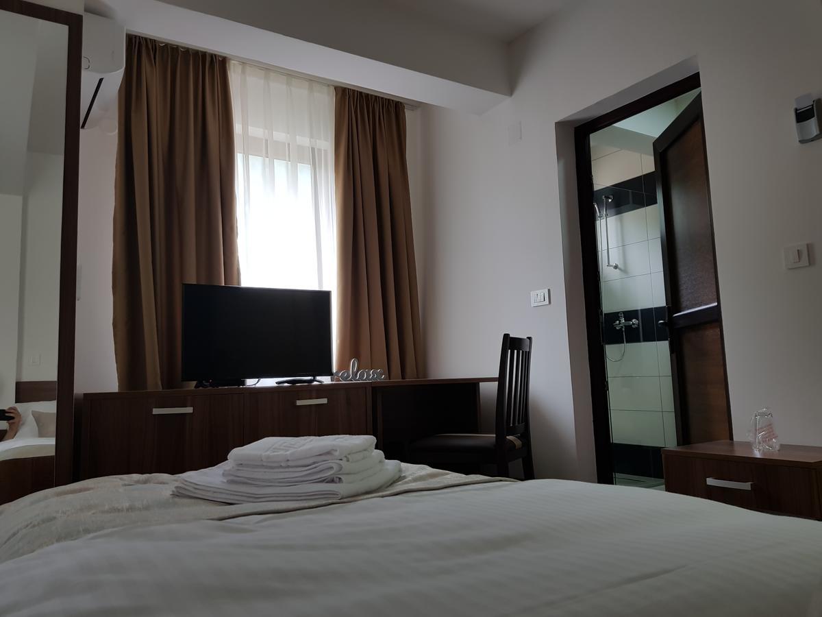 Hotel Novalic คอนยิค ภายนอก รูปภาพ