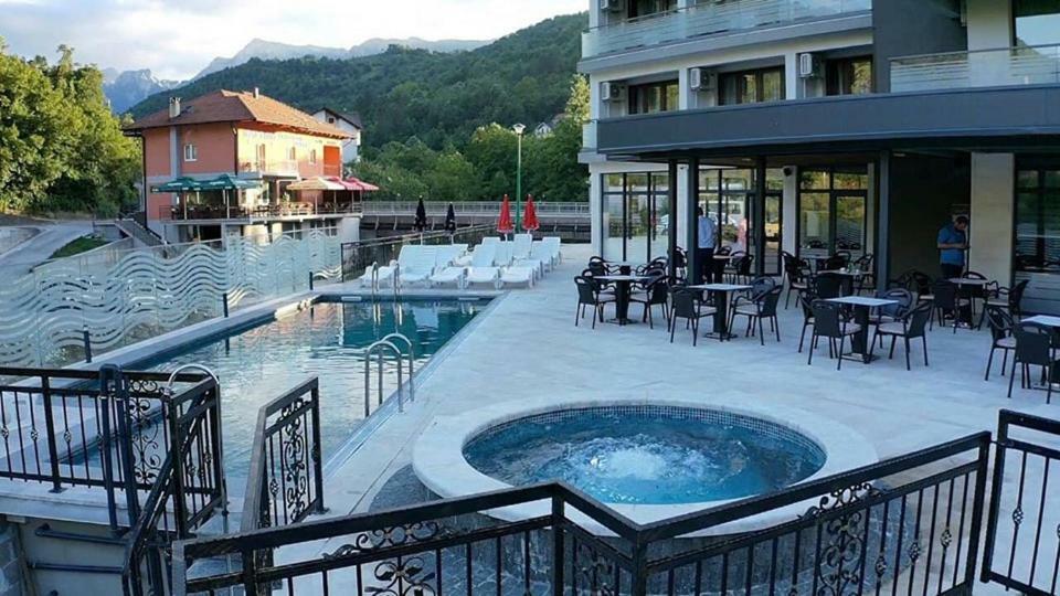 Hotel Novalic คอนยิค ภายนอก รูปภาพ
